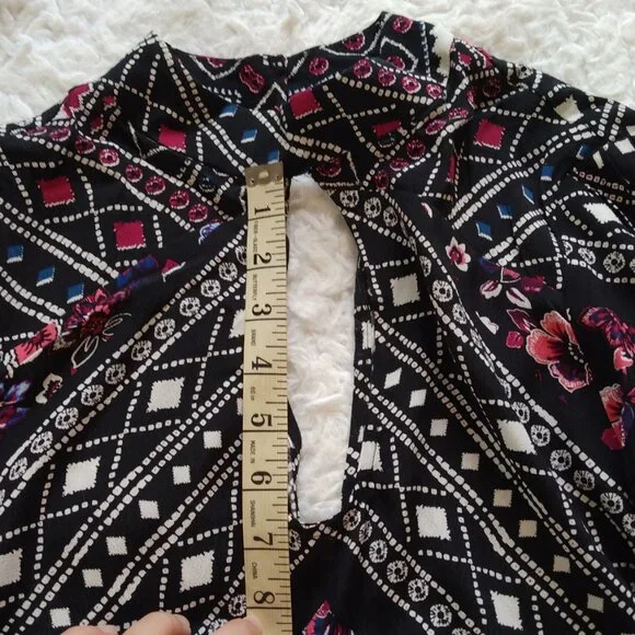 Express small black floral geometric long sleeve dress - Picture 13 of 13